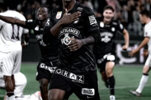 Jeyland Mitchell Brilla en Champions