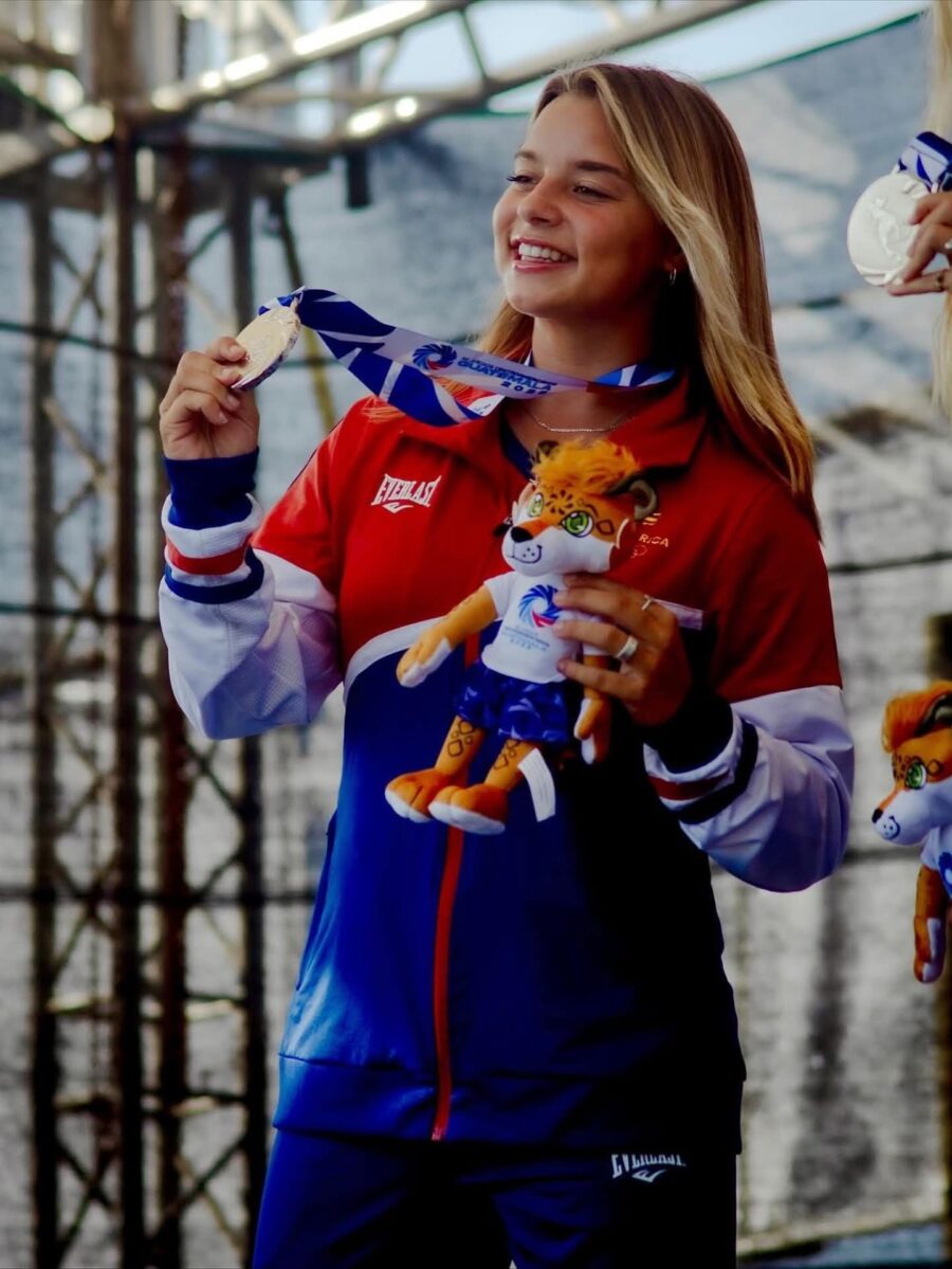 Rachel Agüero ganó medalla de oro en Shortboard Femenino!