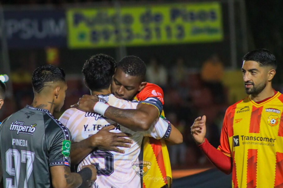 Herediano y Puntarenas empatan en su primer partido del toreno de apertura 2026.